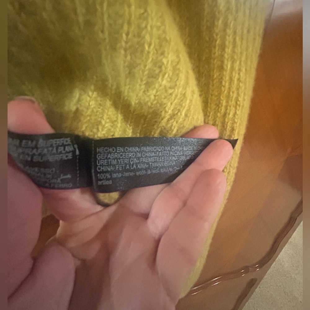 Massimo Dutti Mustard V-Neck Soft Wool Ribbed Sweater Size Small #976 - Picture 5 of 5